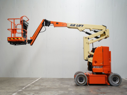 Tweedehands Hoogtewerkers JLG E300AJP